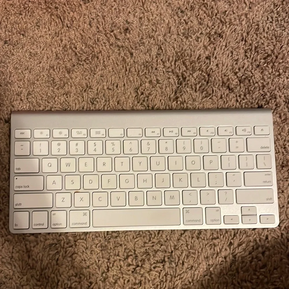 Apple wireless magic keyboard